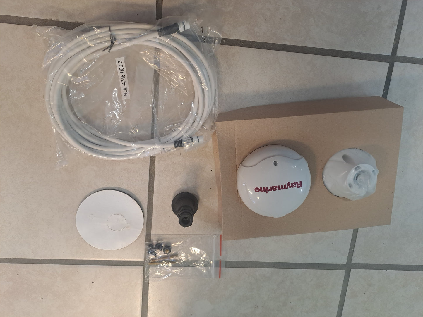 Raymarine GPS receiver RS130